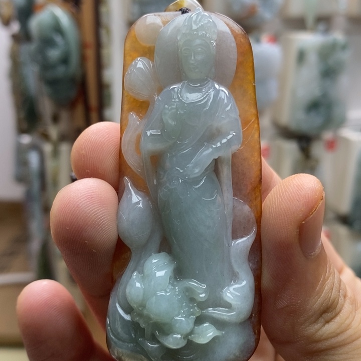 嘉***岗翡翠未镶嵌颈饰好