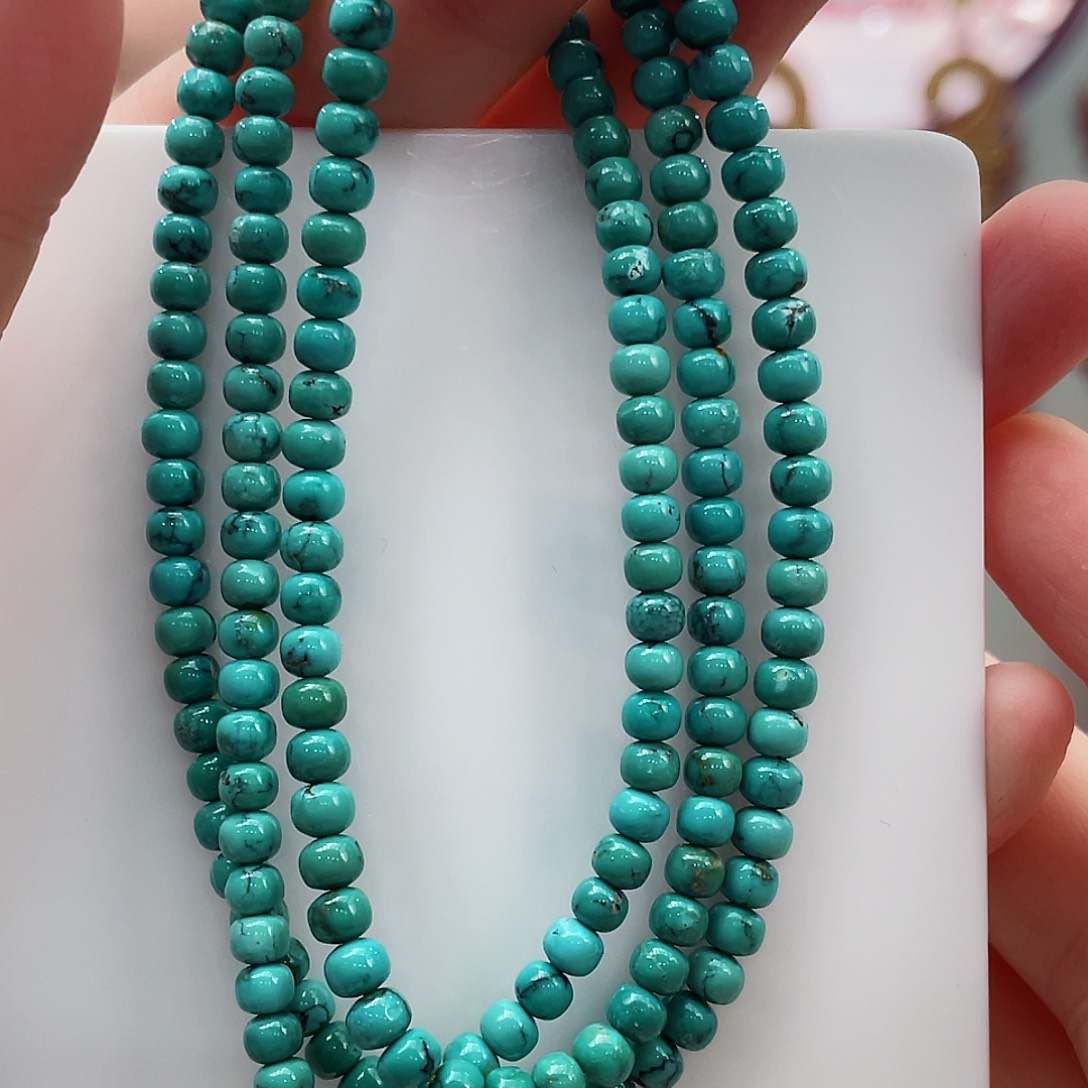 绿松石颈饰未镶嵌