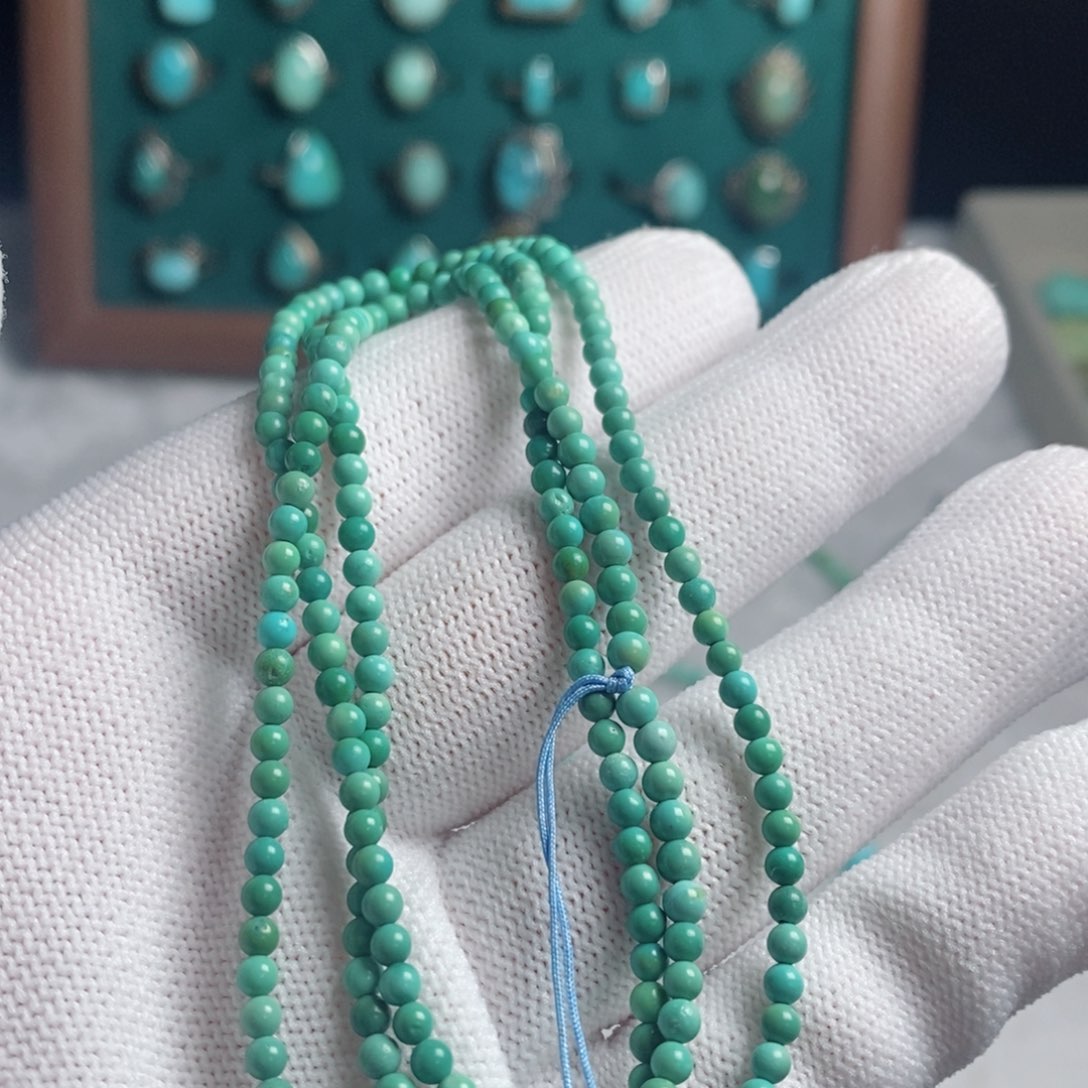 绿松石颈饰未镶嵌