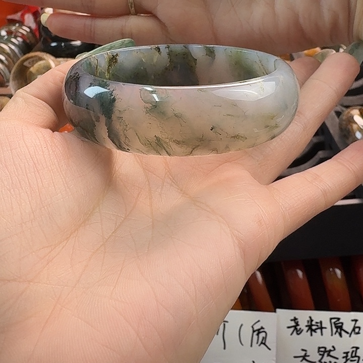 玛瑙/玉髓未镶嵌手镯瑕疵品不退不换