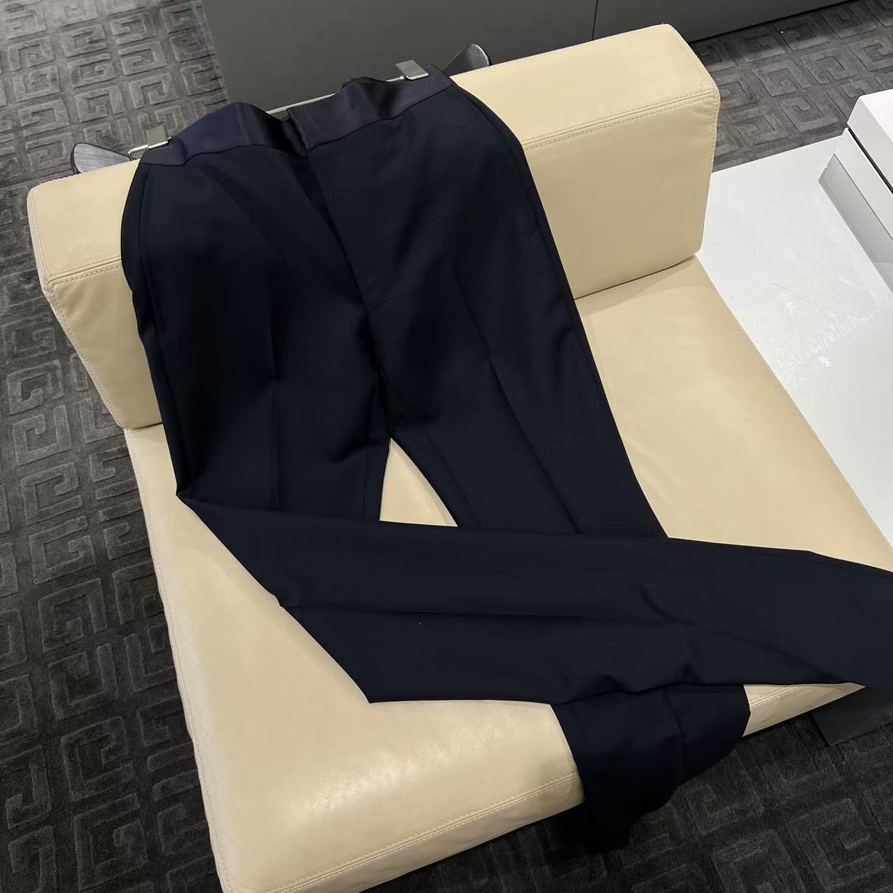 全新未使用 Givenchy/纪梵希 男士休闲裤