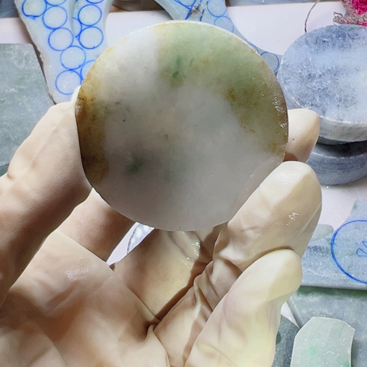 翡翠颈饰未镶嵌翡翠片料