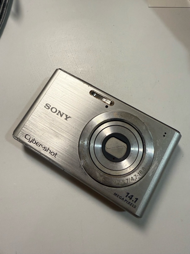 9新 Sony/索尼 索尼w550 1440像素 4倍光学变焦