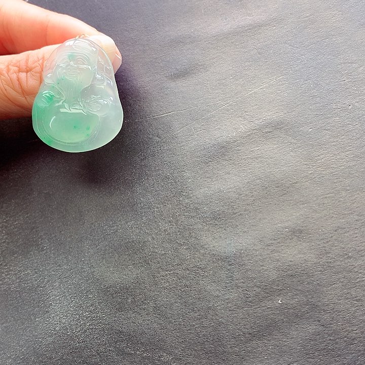 颈饰未镶嵌石英质玉