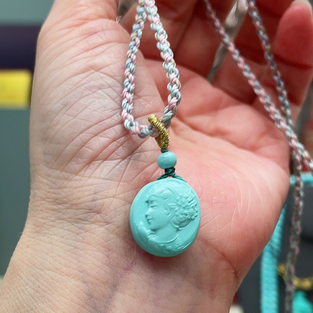 绿松石颈饰未镶嵌