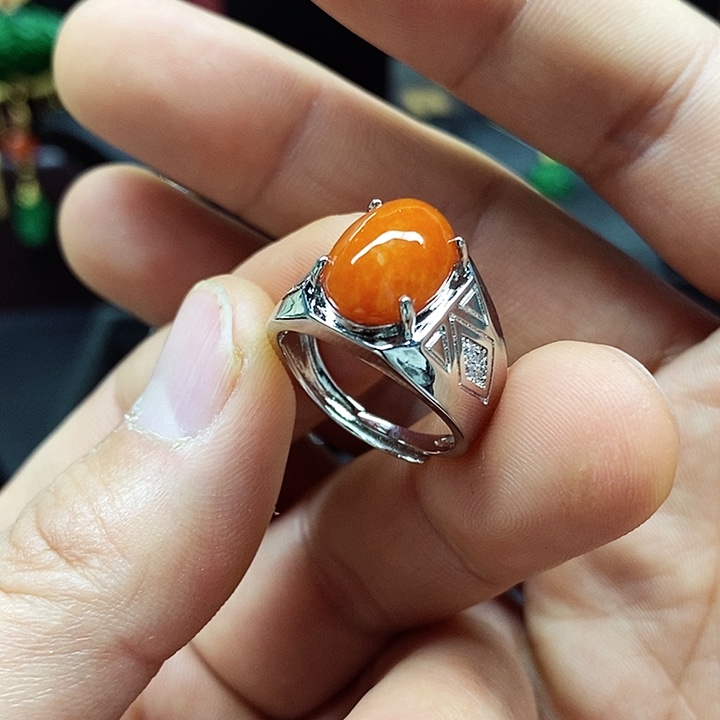 翡翠颈饰未镶嵌戒指