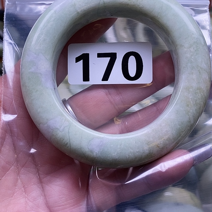 多***菜蛇纹石玉未镶嵌手镯