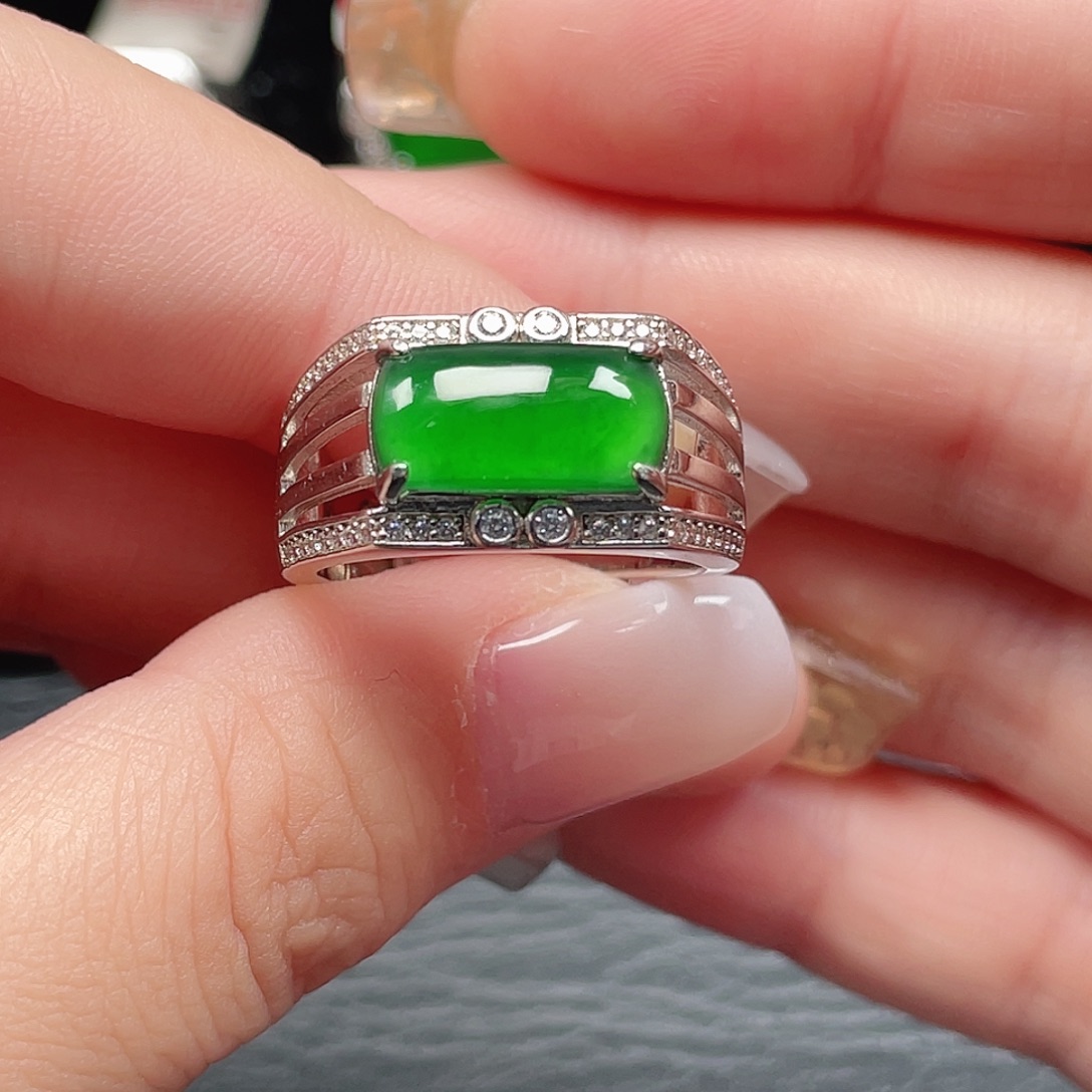 翡翠银S925镶嵌戒指没有运费险0019