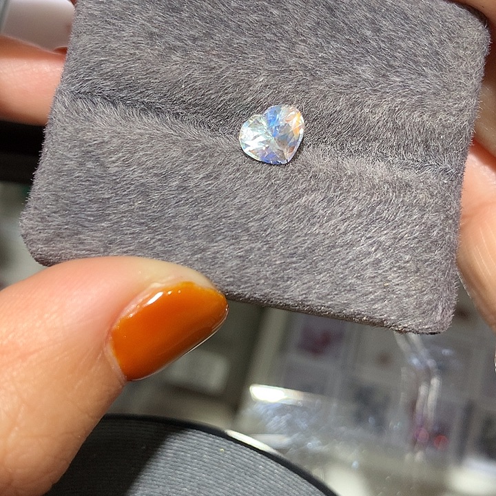 月光石裸石爱心彩虹月光石