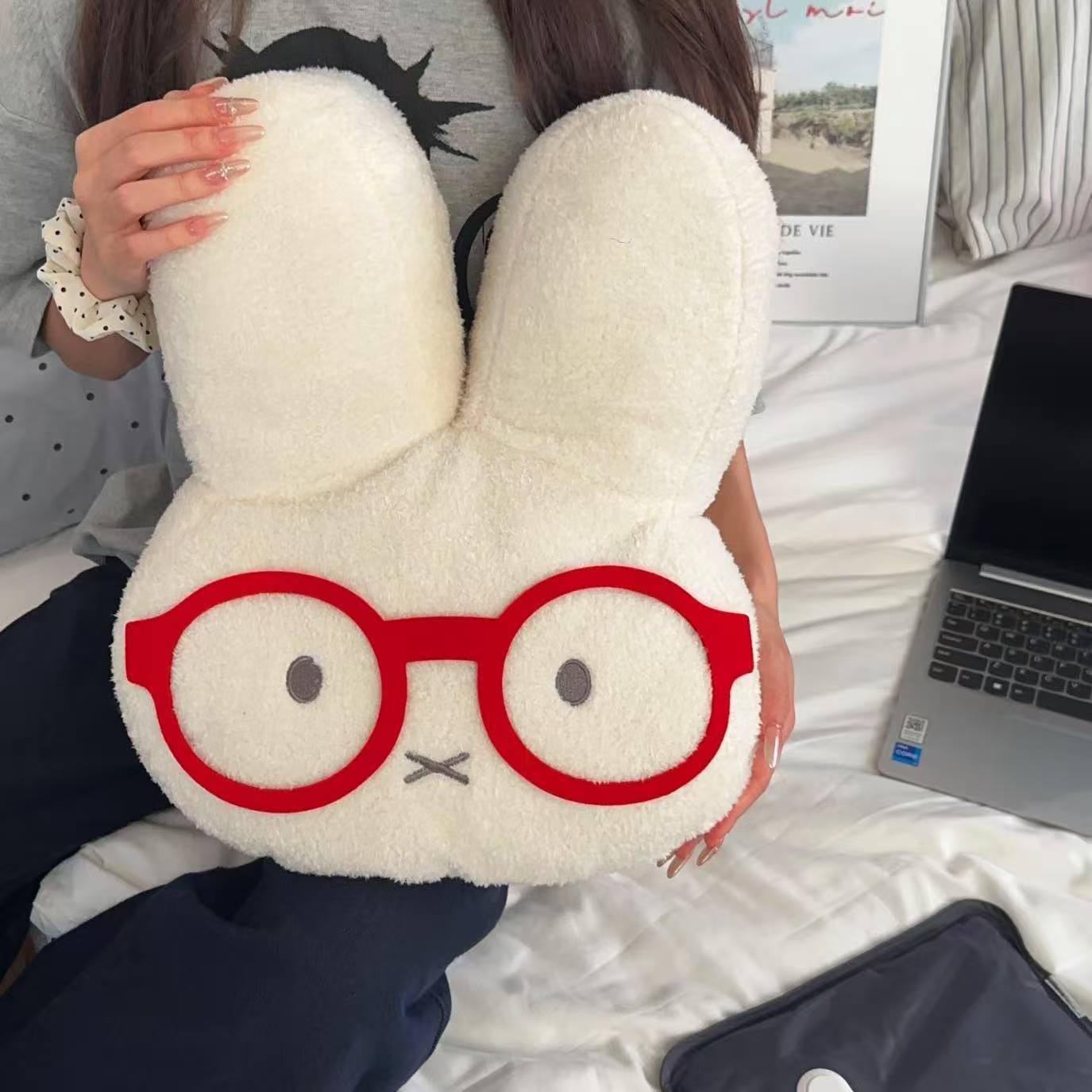 冬季新款眼镜兔子热水袋女生可爱毛绒热水套暖手袋加厚充电暖水袋