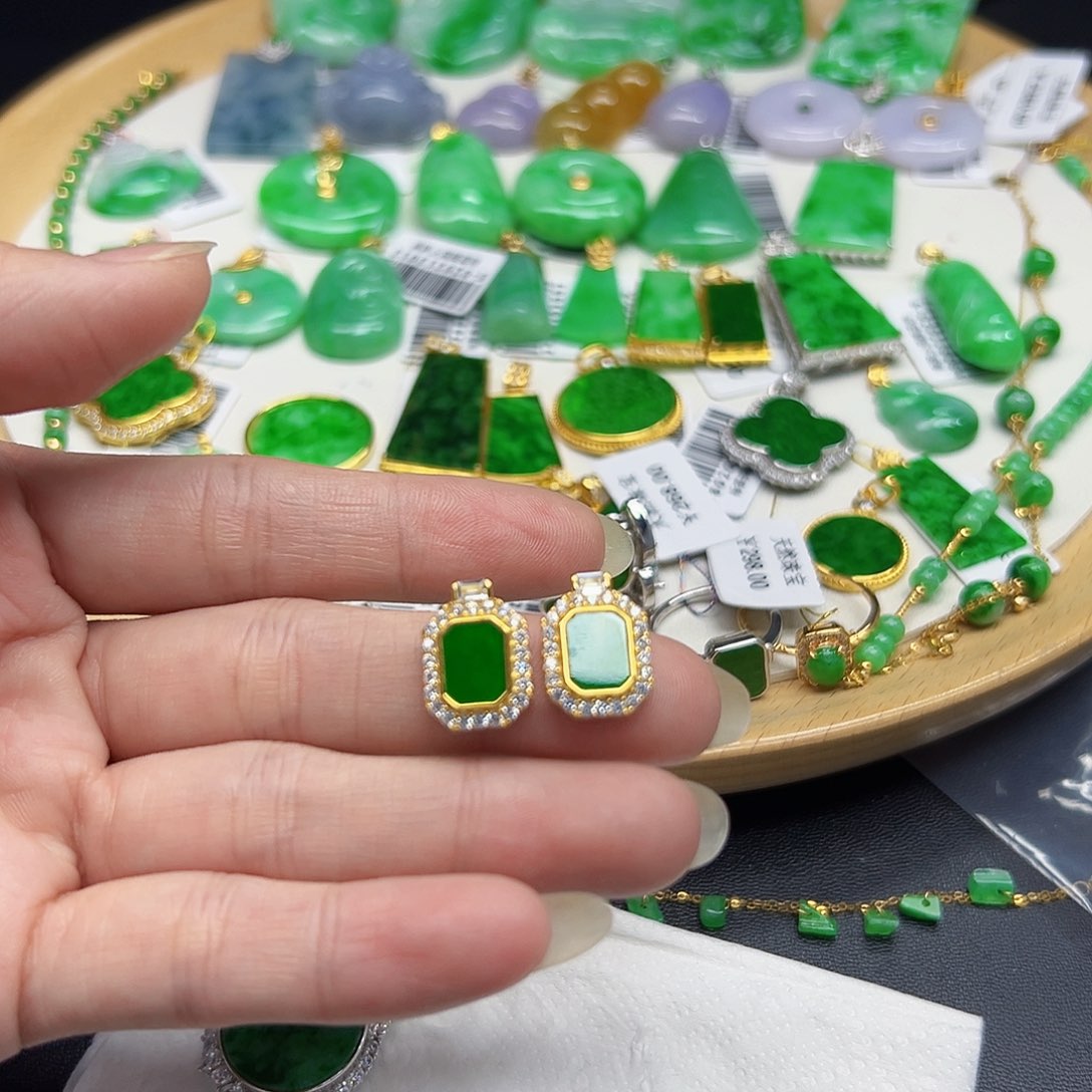 翡翠耳饰银S925镶嵌天然缅料A货一件