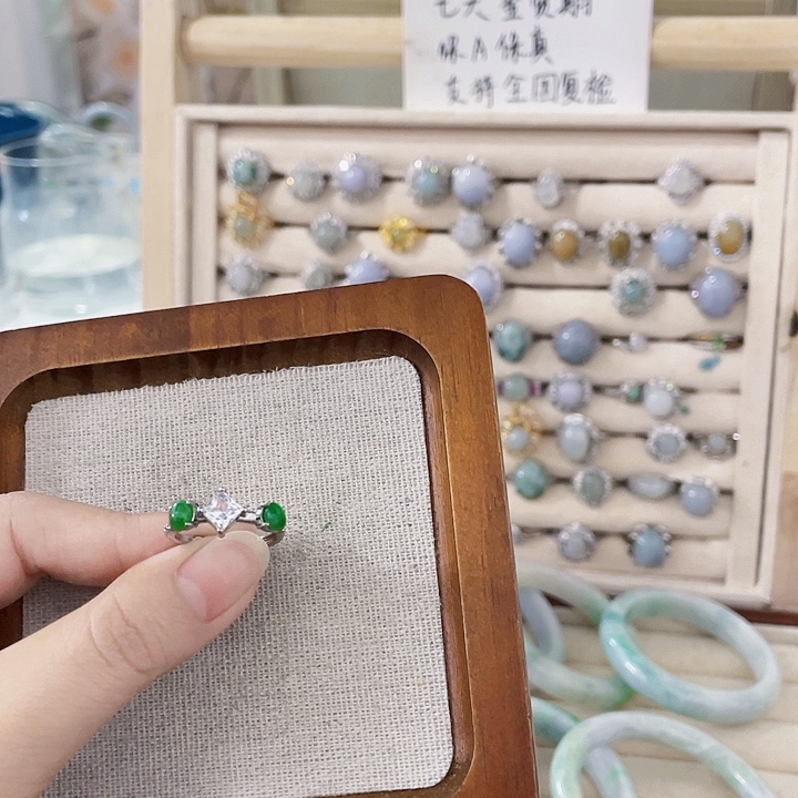 翡翠未镶嵌颈饰天然翡翠Ａ货