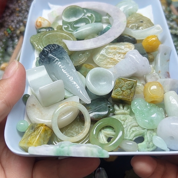 风***钟翡翠未镶嵌颈饰天然翡翠13