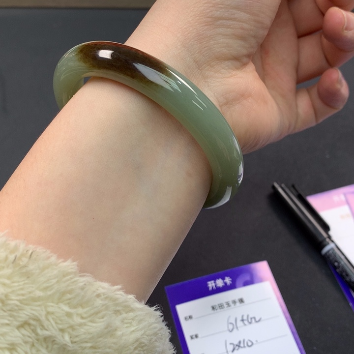 和田玉（糖玉）手镯未镶嵌