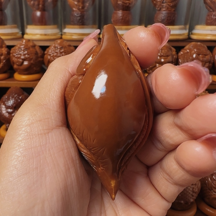 橄榄核把件A****^双面手把件42