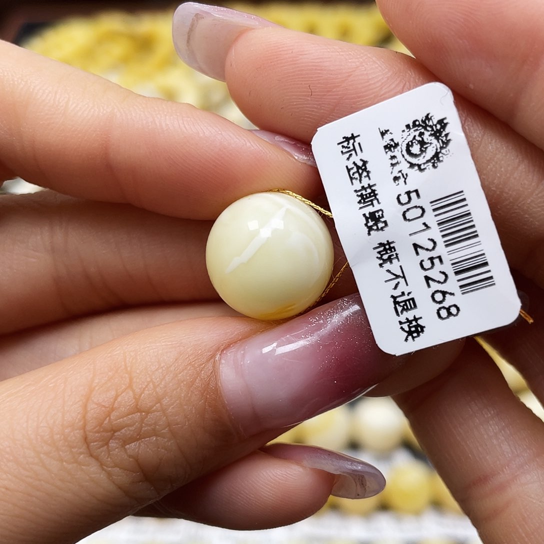 蜜蜡裸石未镶嵌圆珠13.9mm福利