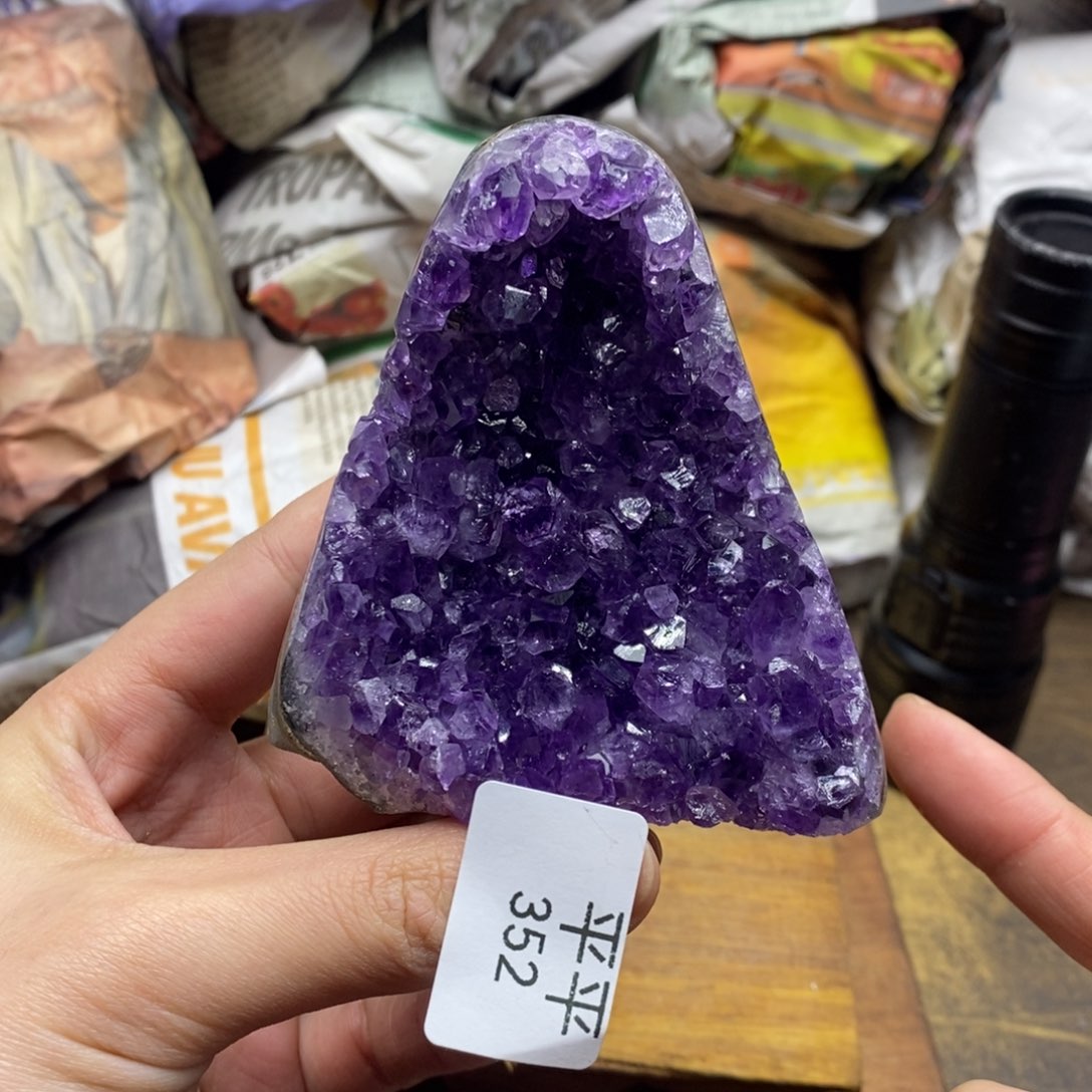 紫晶水晶未镶嵌乌拉圭紫水晶原摆件