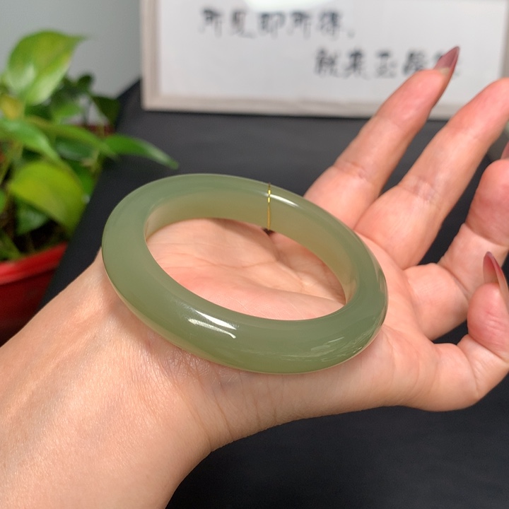 和田玉手镯未镶嵌S****g