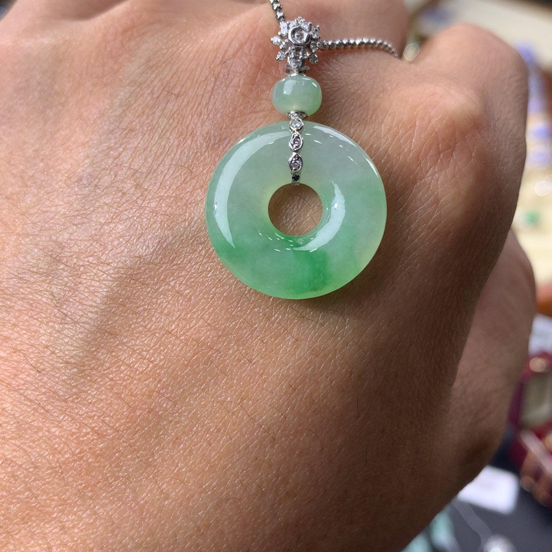 翡翠吊坠(不含链)18K金镶嵌