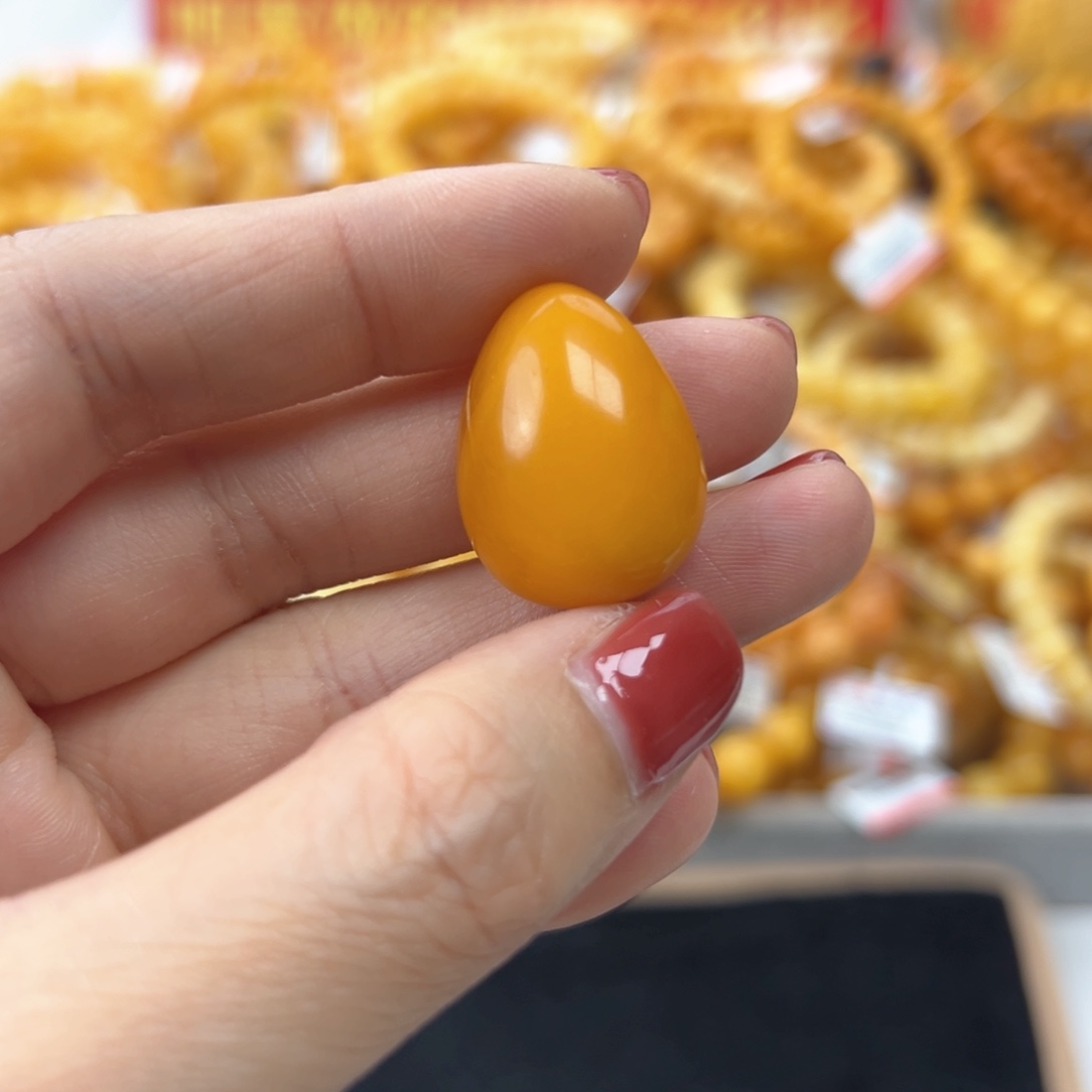 琥珀珠宝奇石未镶嵌