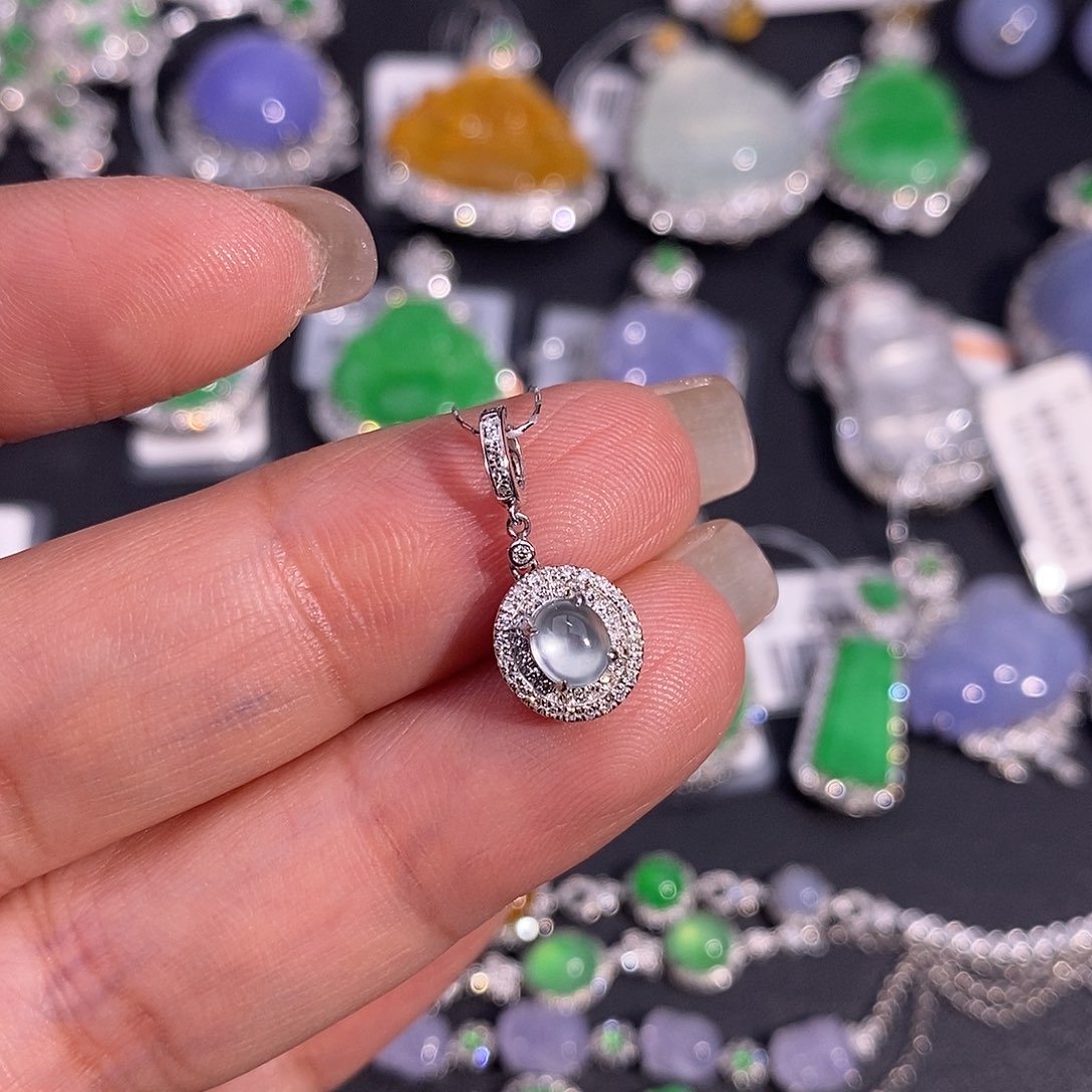 翡翠吊坠(不含链)18K金镶嵌