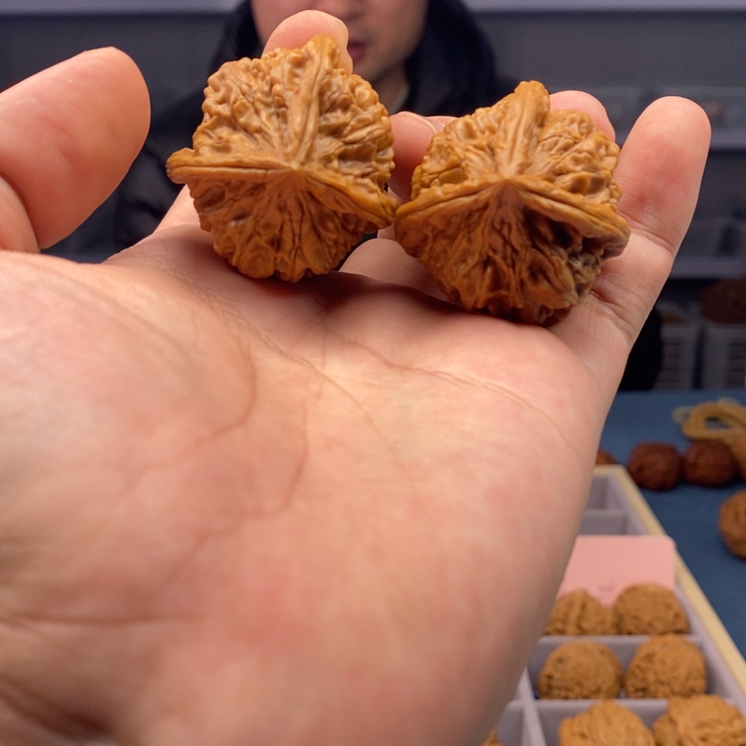 把件文玩核桃微修玉玺三棱39