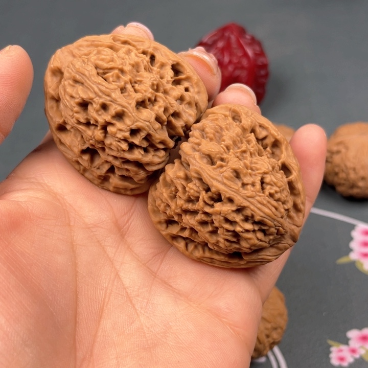 文玩核桃把件W 14 41 南疆石