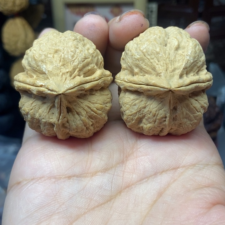 吊坠文玩核桃69有沙眼不退不换