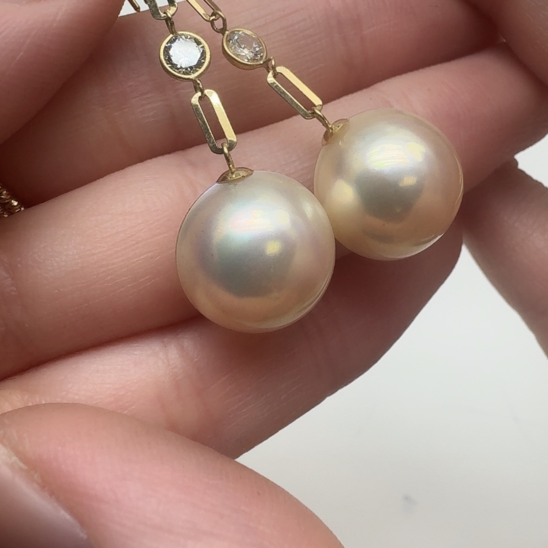 18K金镶嵌拼合珍珠（马贝珠）耳饰