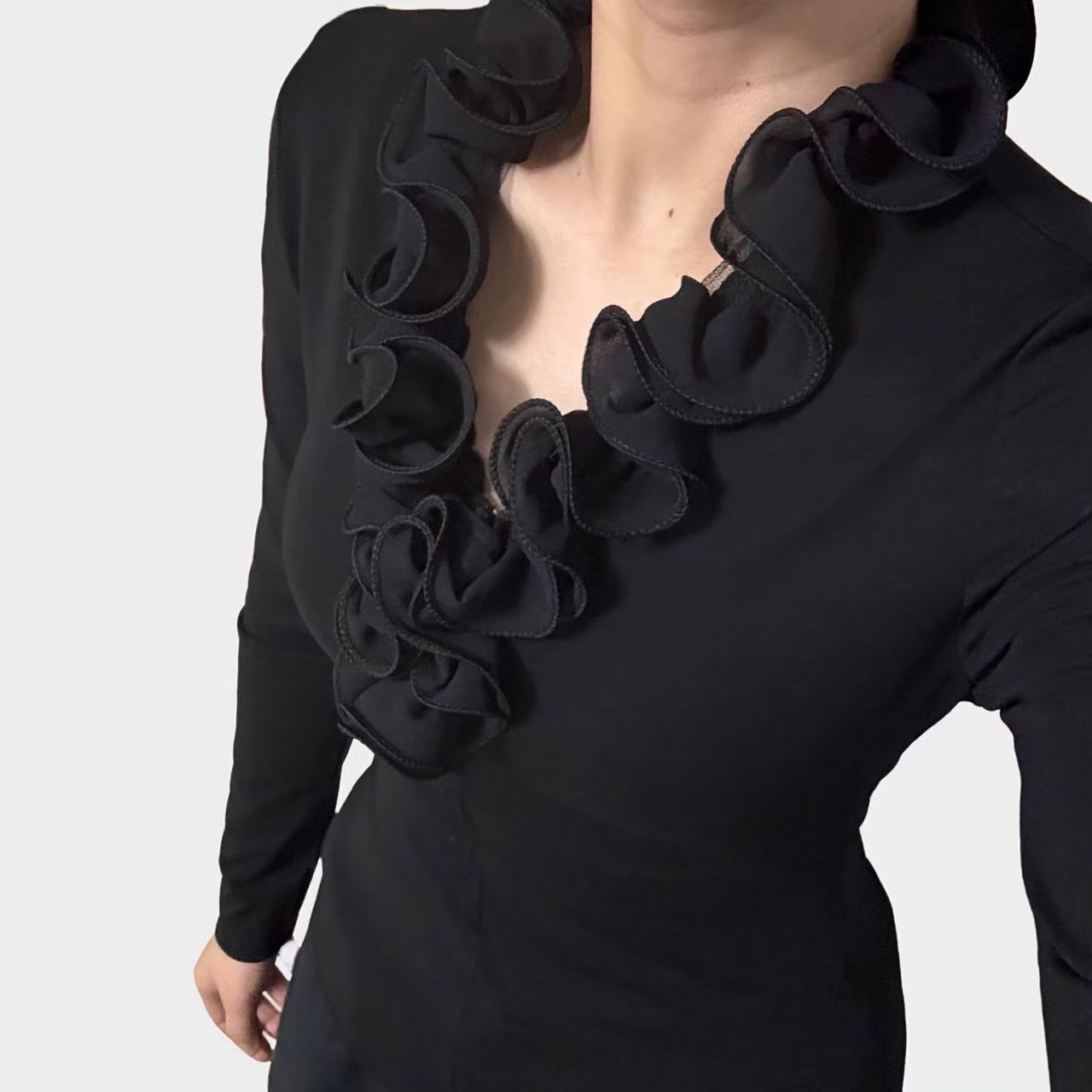 曹掌柜春季新款女士修身百搭V领立体花朵长袖T恤