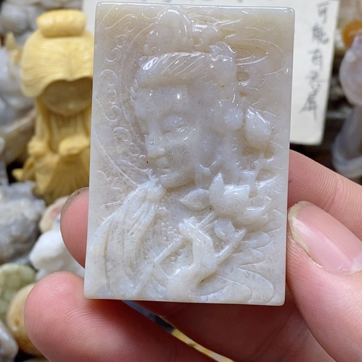颈饰未镶嵌硅化珊瑚（珊瑚玉）