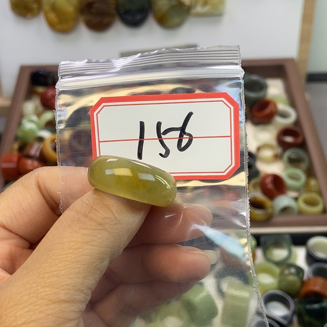 ****翡蛇纹石玉未镶嵌戒指