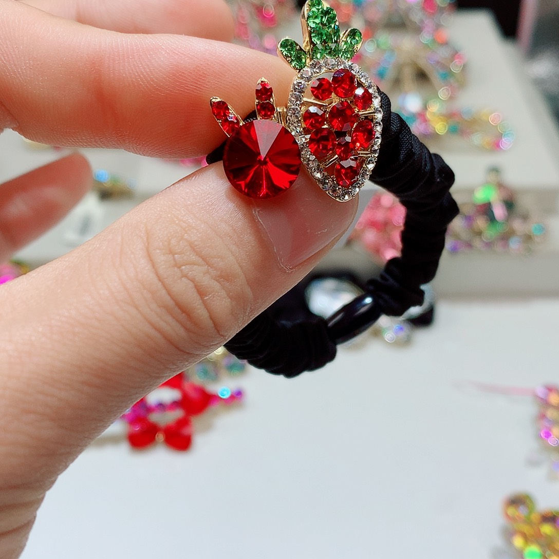 皮质铁合金发饰等