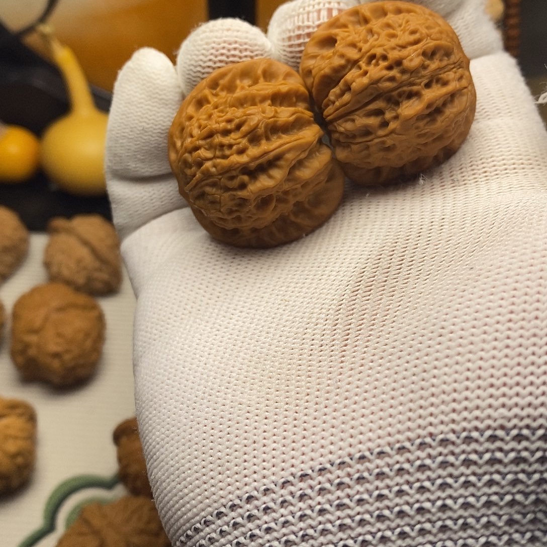 文玩核桃把件37血麒麟，微修