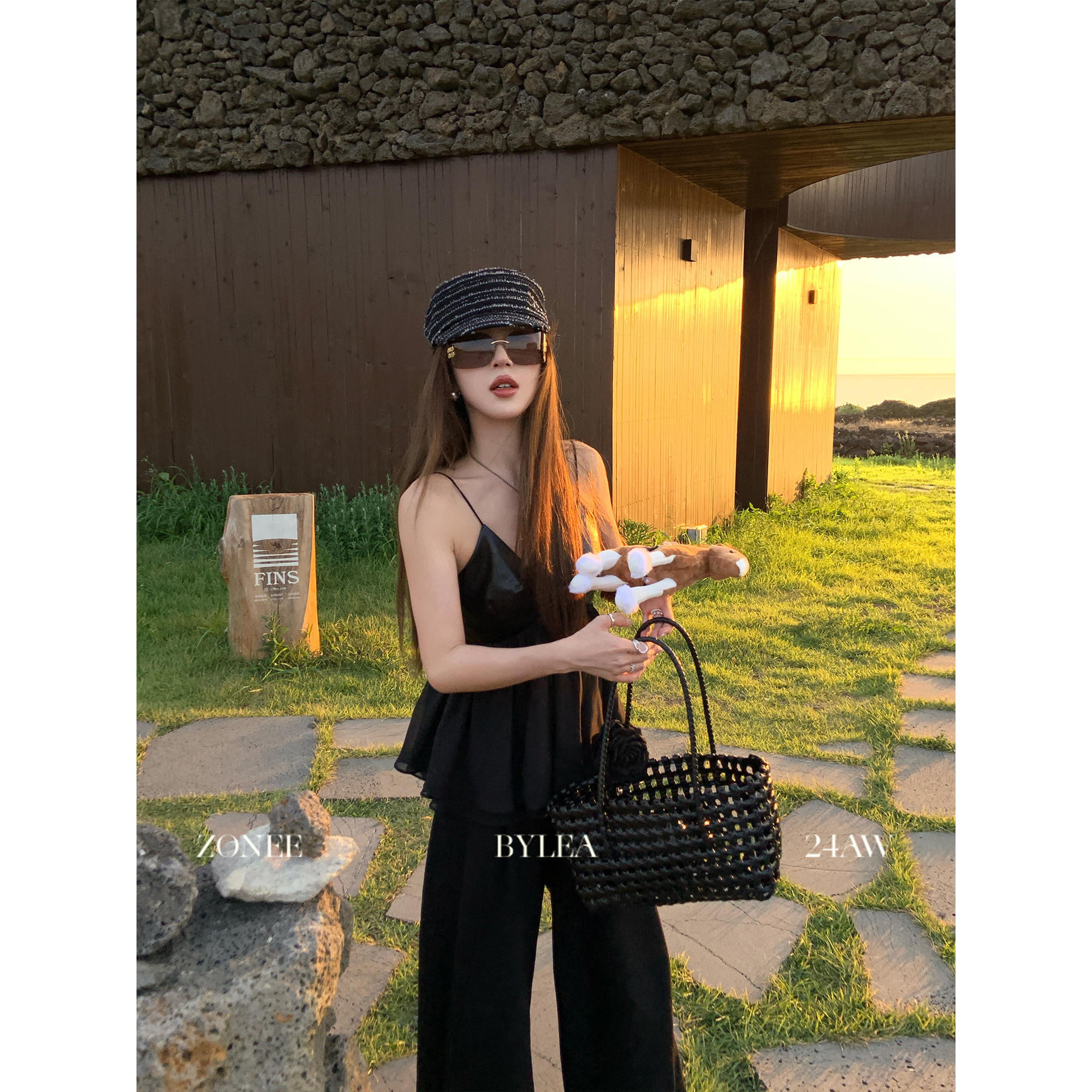 ZONEE 率性Leslie 原创设计法式时髦感显瘦拼接网纱黑色pu吊带