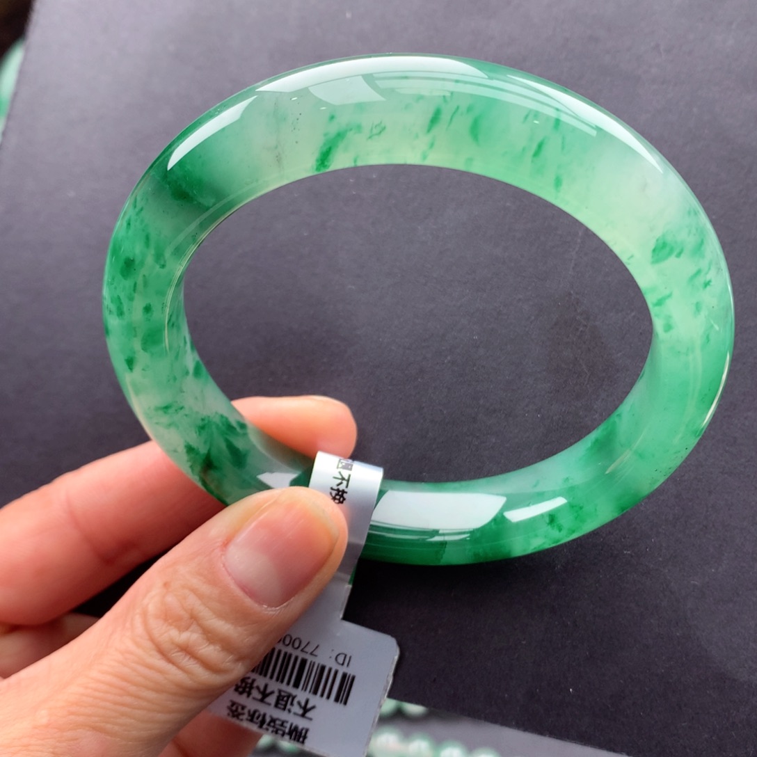 【闪购商品】未镶嵌手镯石英质玉花***年