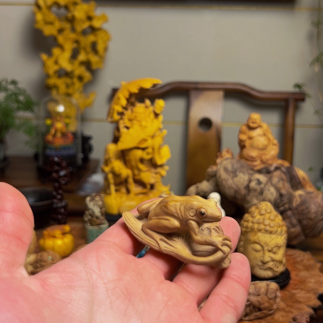 竹尚秋竹木雕刻一叶来财