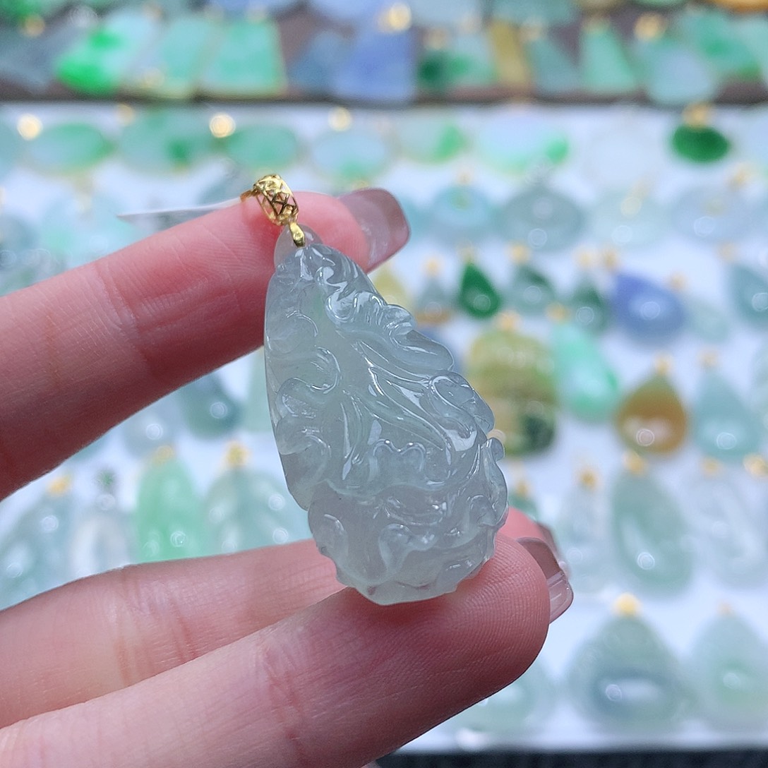 翡翠颈饰未镶嵌翡翠