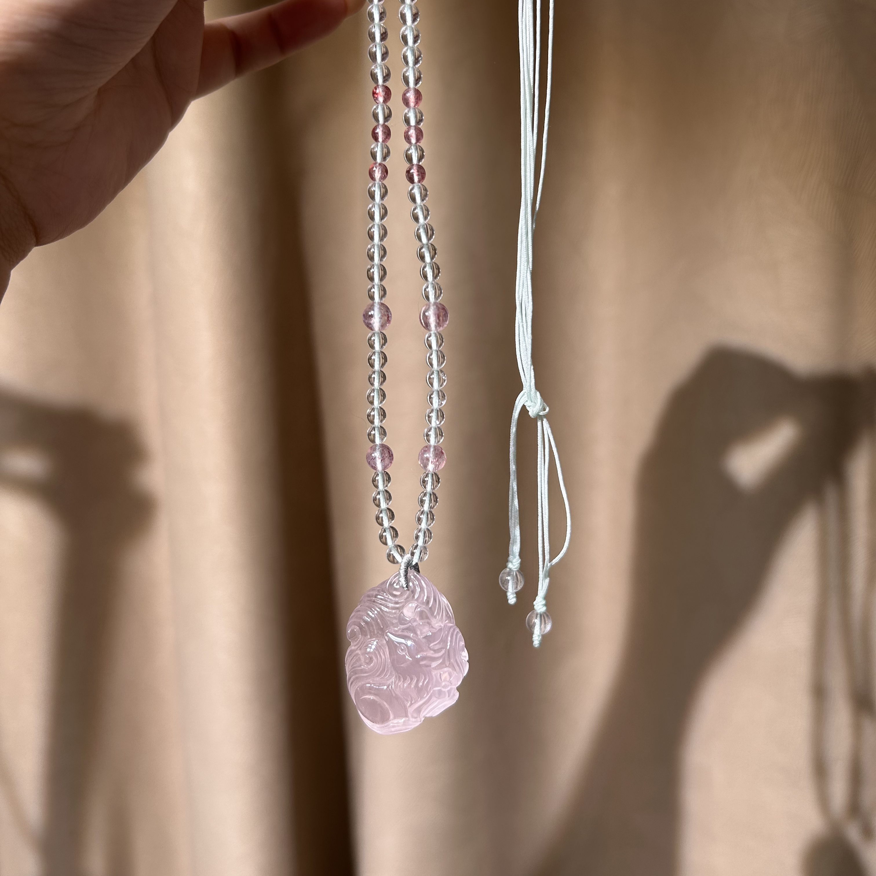 天然粉水晶狐狸吊坠双面雕九尾狐粉晶项链狐牌桃花锁骨链女礼物