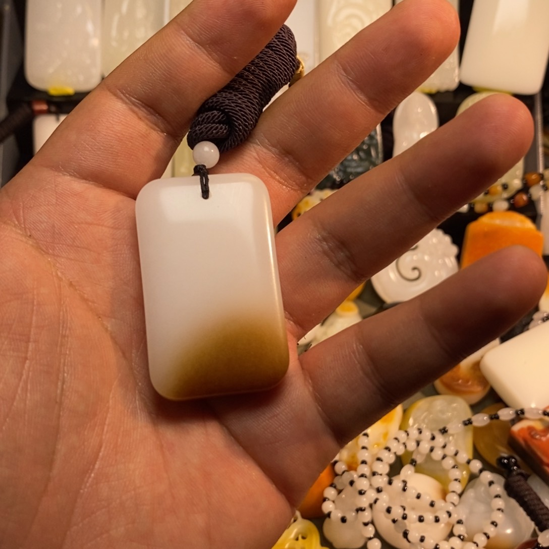 石***销和田玉未镶嵌颈饰