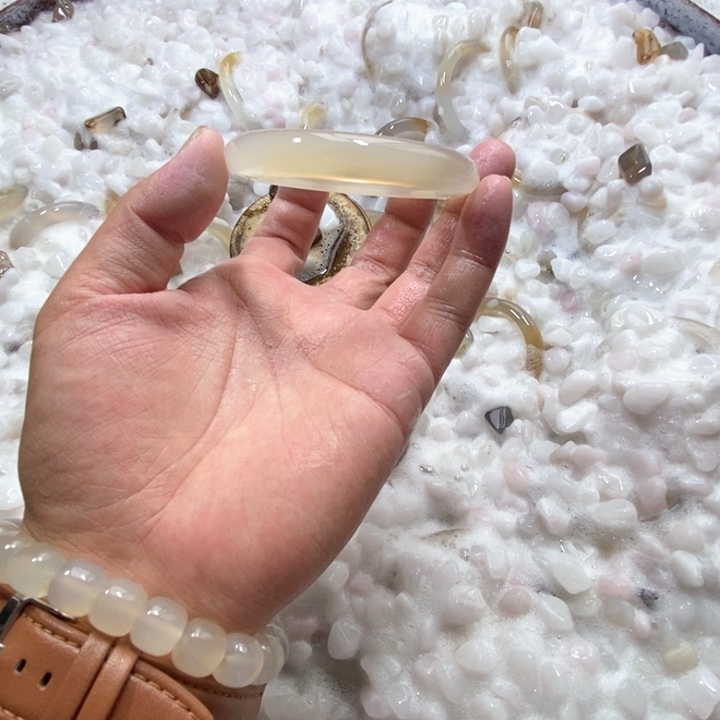 玛瑙/玉髓手镯未镶嵌