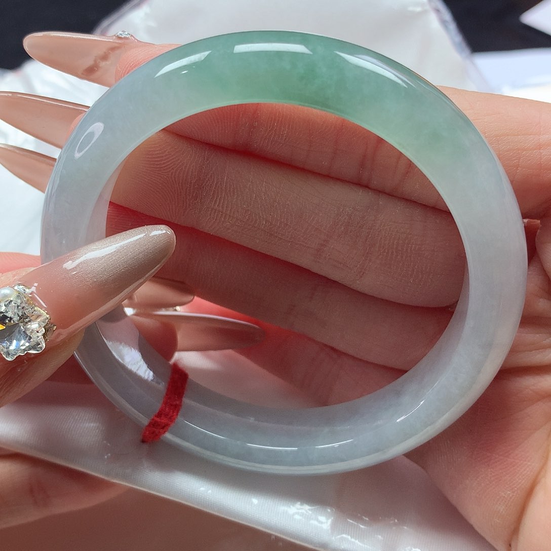 翡翠手镯未镶嵌?****g57圈