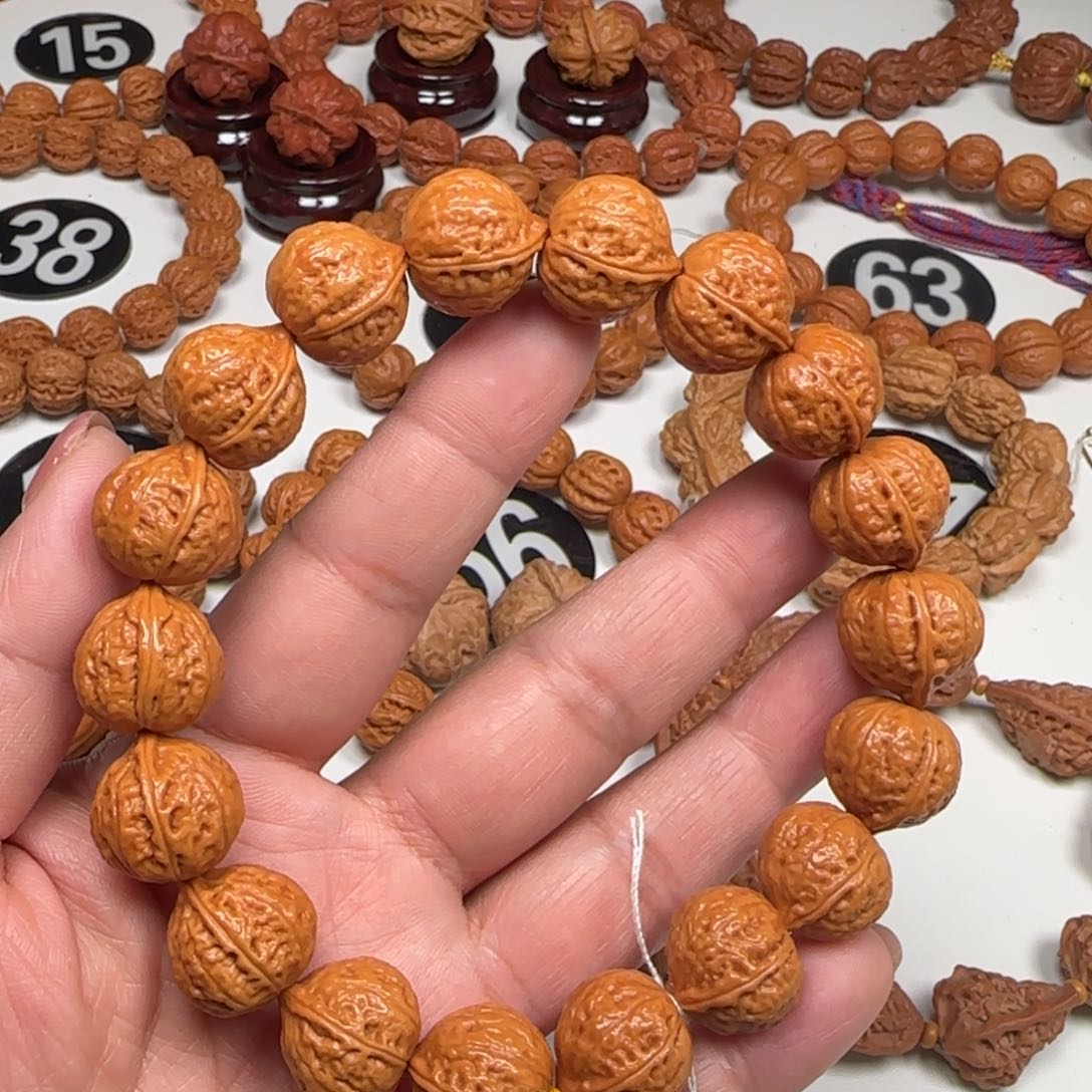 文玩核桃吊坠桃心一道劲