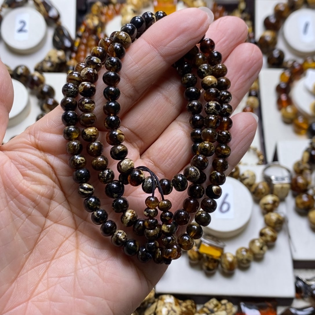 琥珀未镶嵌裸石黑金6m