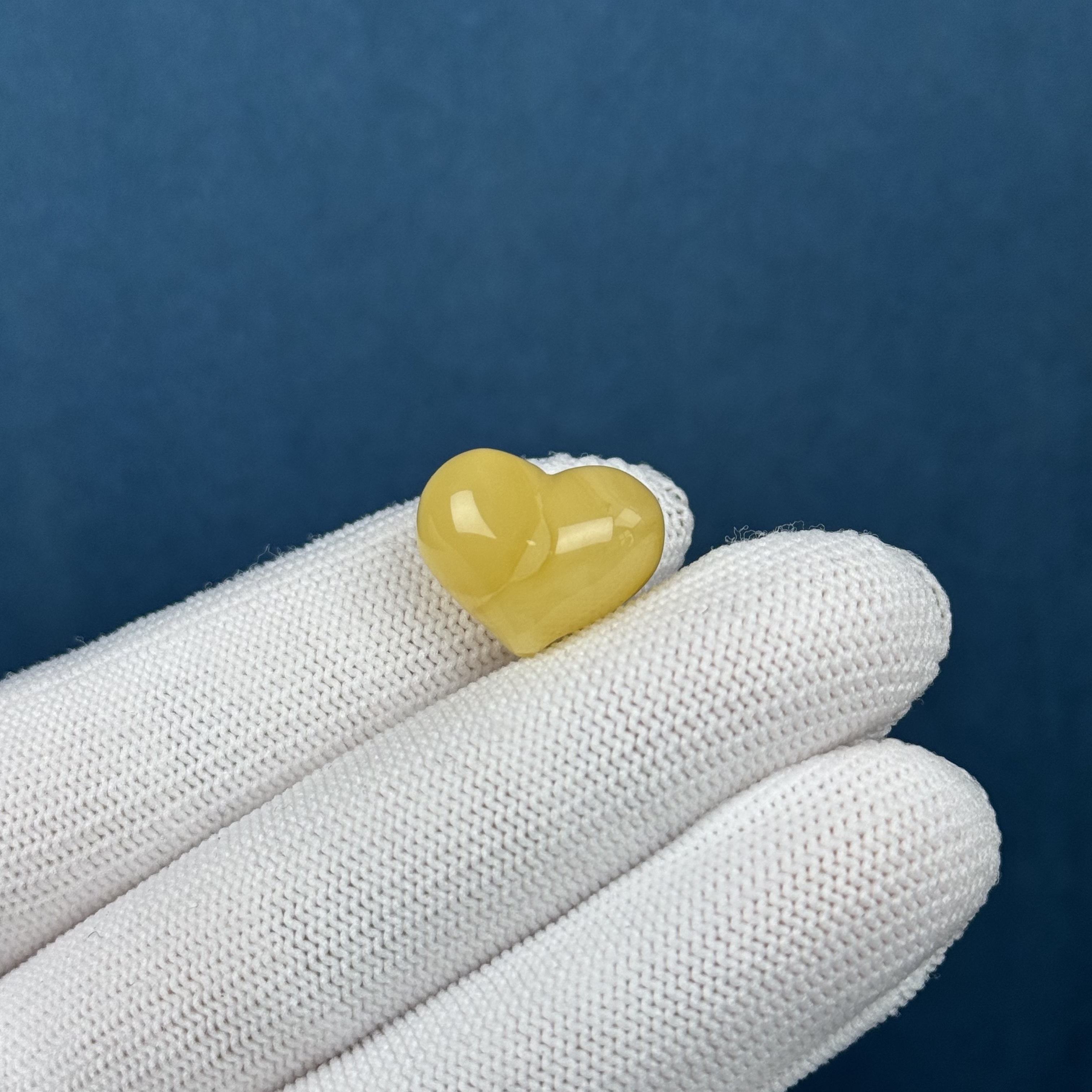 F4107天然蜜蜡 满蜡屁桃爱心 17.8*14*11mm支持复检假一罚十