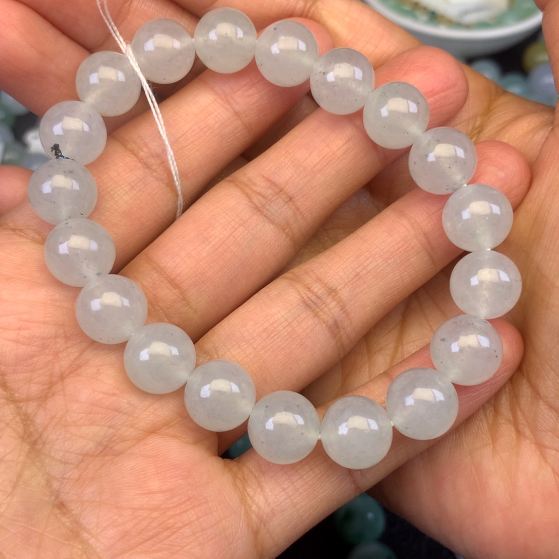 俊***i翡翠未镶嵌颈饰天然缅甸翡翠A货卡10