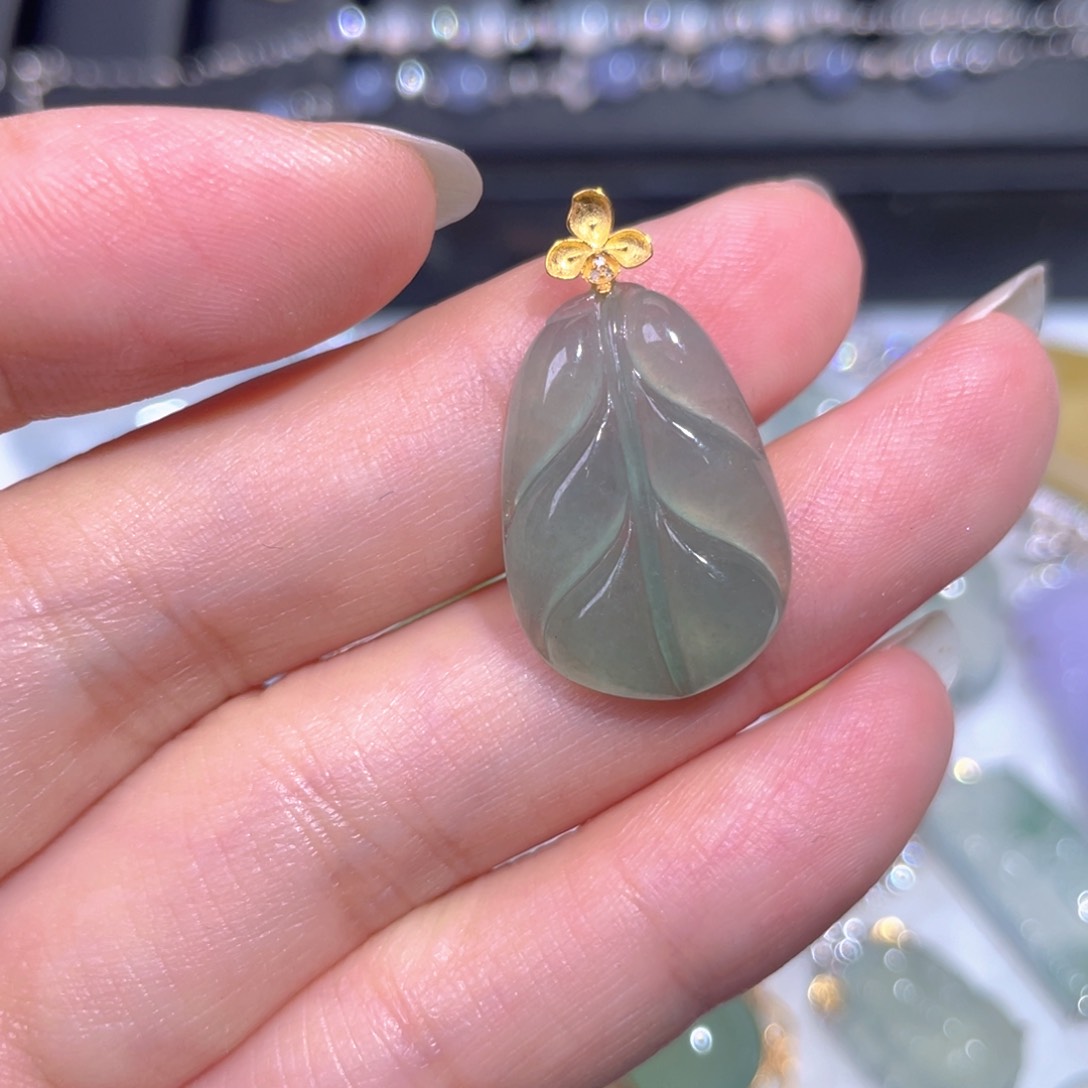 颈饰18K金镶嵌翡翠翡翠