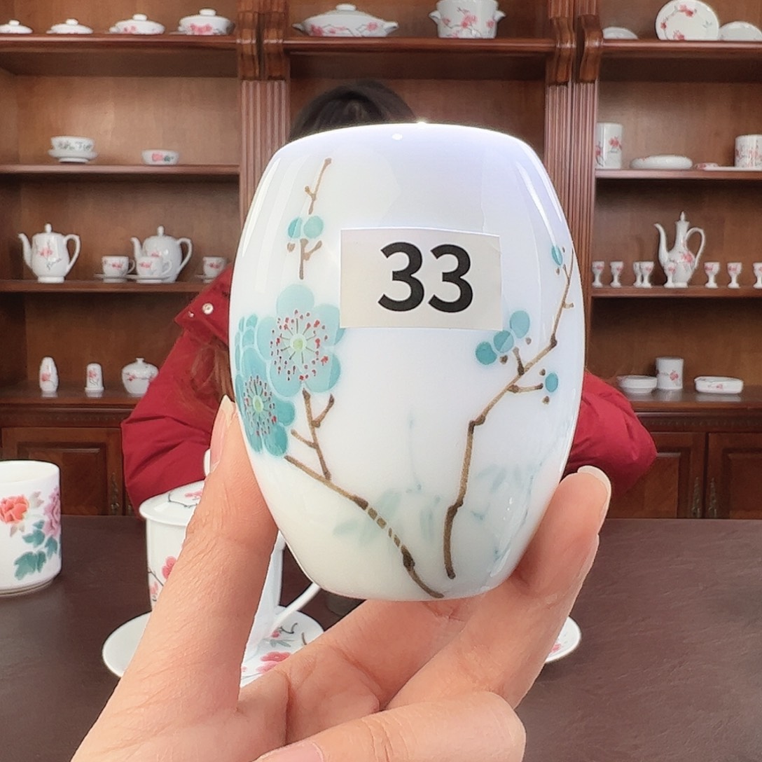 瓷绿梅腰鼓杯，微瑕开片