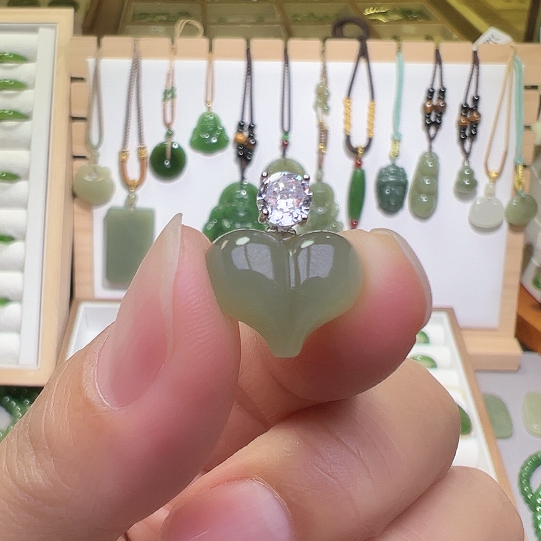 颈饰银S925镶嵌和田玉