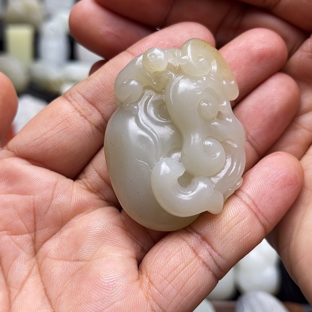 和田玉颈饰未镶嵌